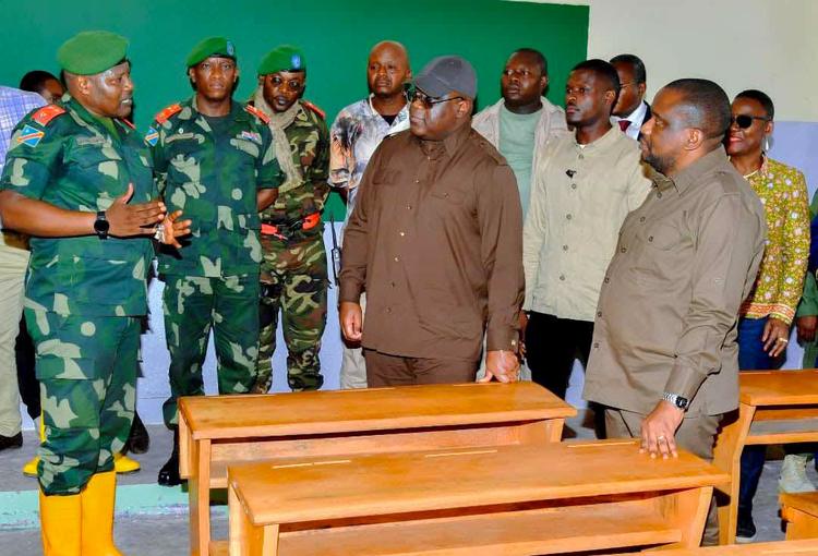 Le président Tshisekedi inaugure l’école primaire de Mupompa construite par le Service National