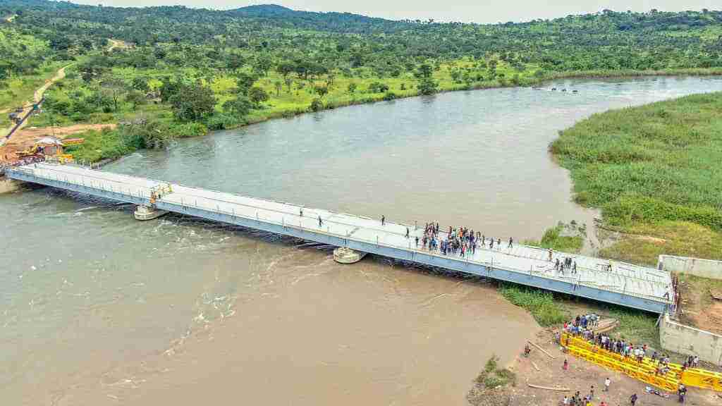 Pont Nyemba à Tanganyika, Construction