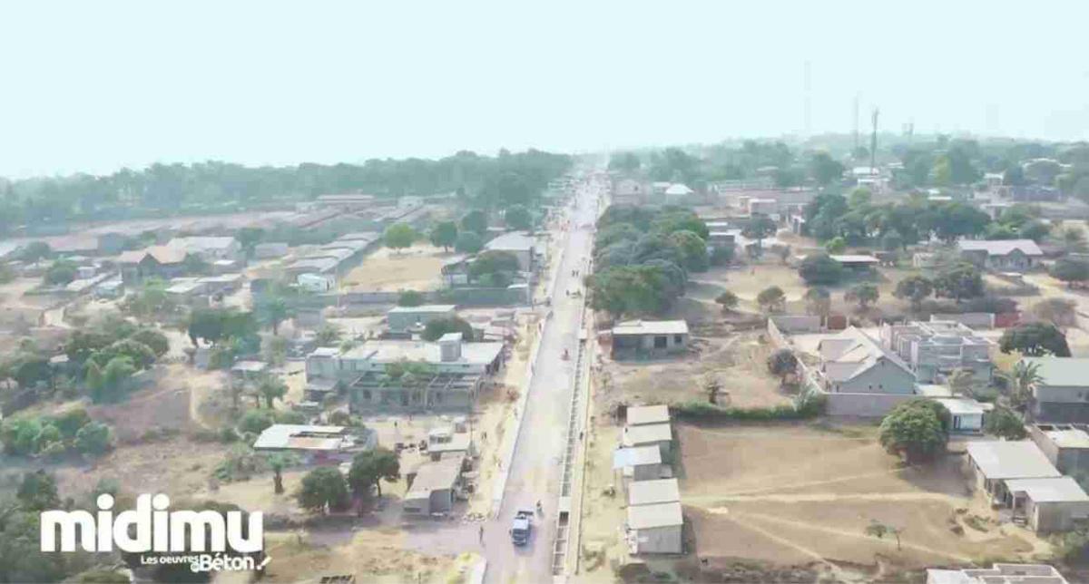 Route Zamba Telecom à Mont-Ngafula, Après 40ans, la Population enfin soulagée.