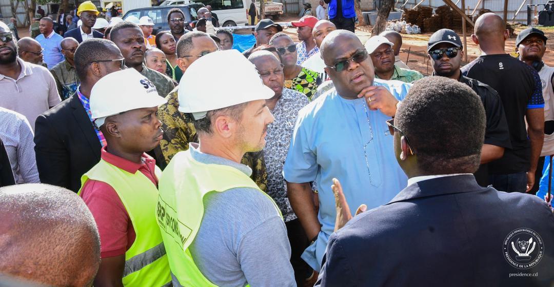 Le président de la République, Félix Antoine Tshisekedi Tshilombo, a visité, le samedi 31 décembre 2022, différents chantiers d'infrastructures dans la ville de Mbuji-Mayi au Kasaï-Oriental.