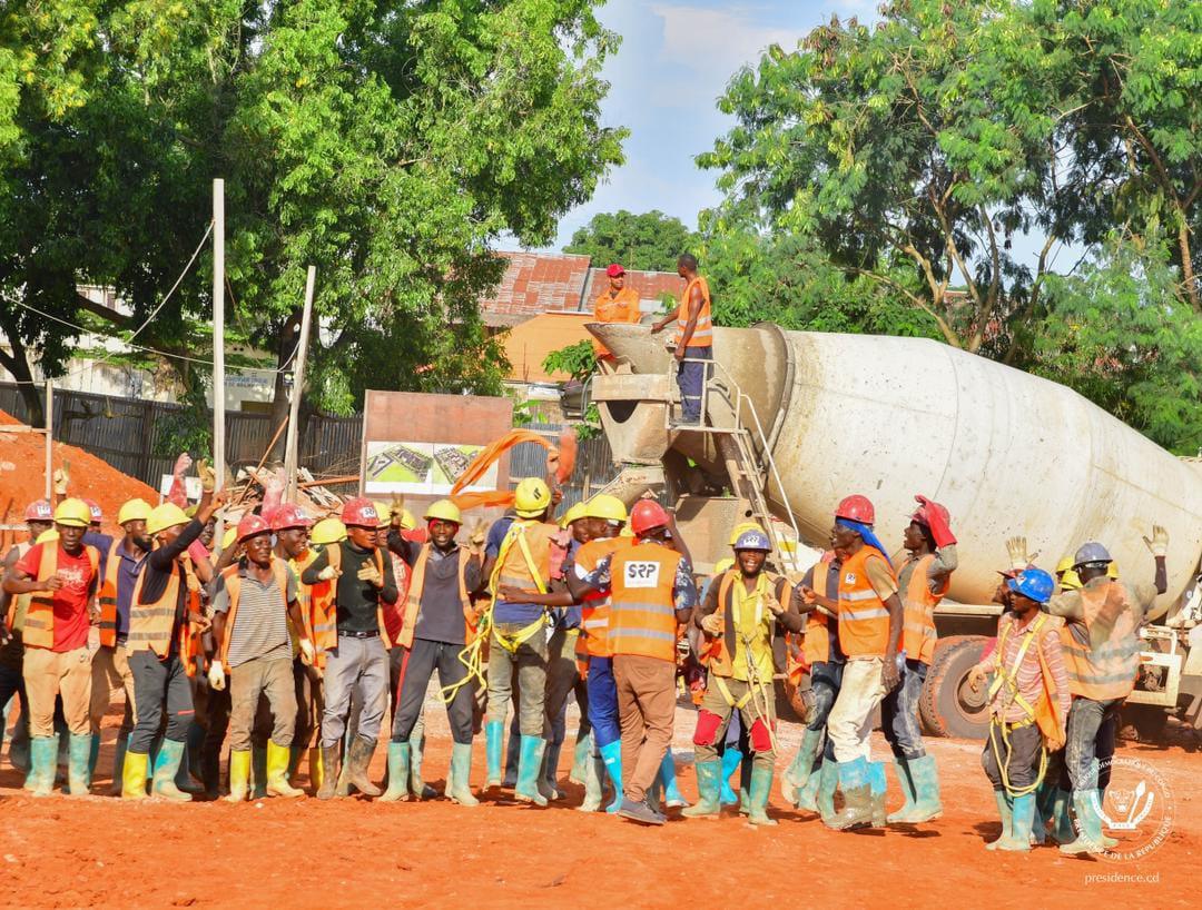 Le président de la République, Félix Antoine Tshisekedi Tshilombo, a visité, le samedi 31 décembre 2022, différents chantiers d'infrastructures dans la ville de Mbuji-Mayi au Kasaï-Oriental.