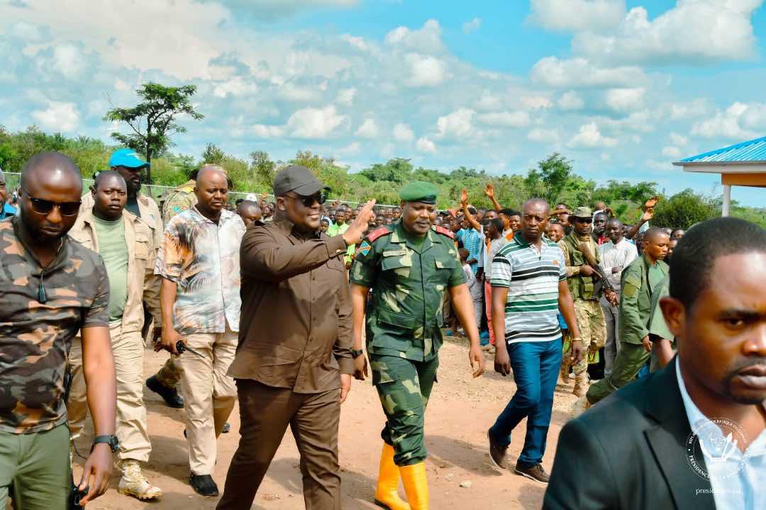 Le président Tshisekedi inaugure l'école primaire de Mupompa construite par le Service National