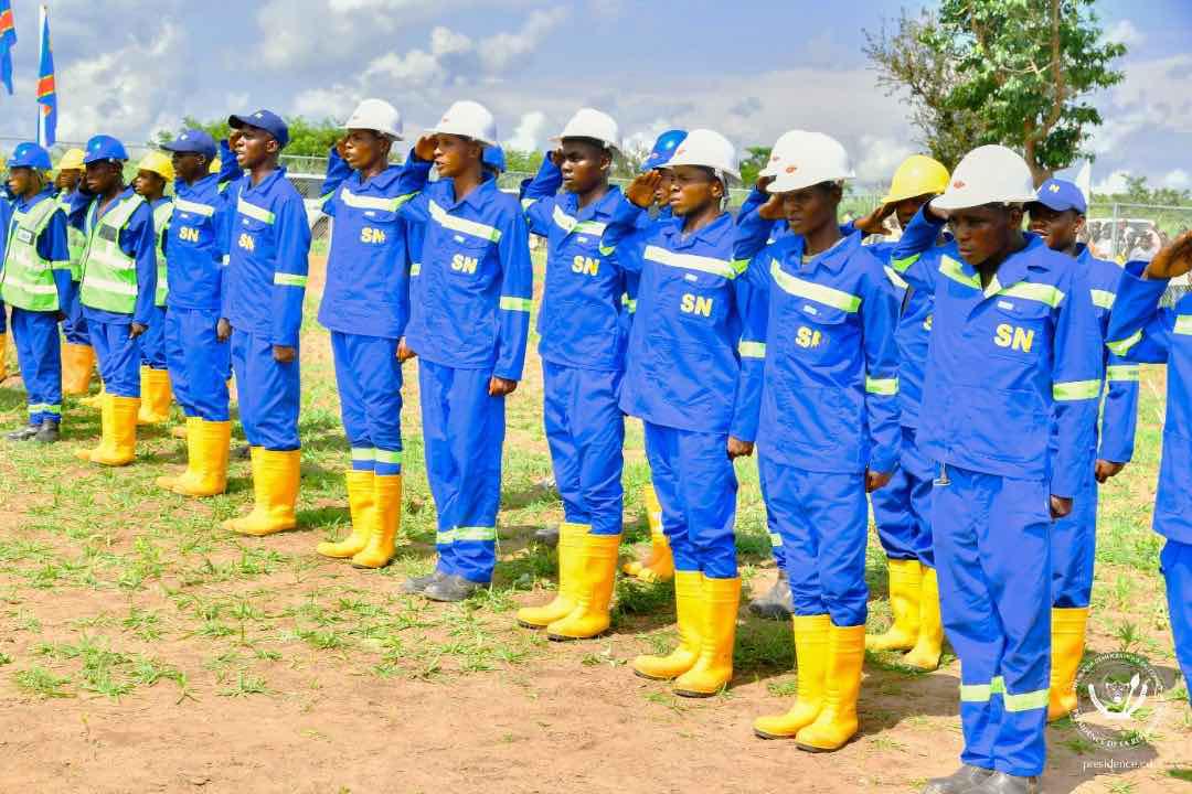 Le président Tshisekedi inaugure l'école primaire de Mupompa construite par le Service National