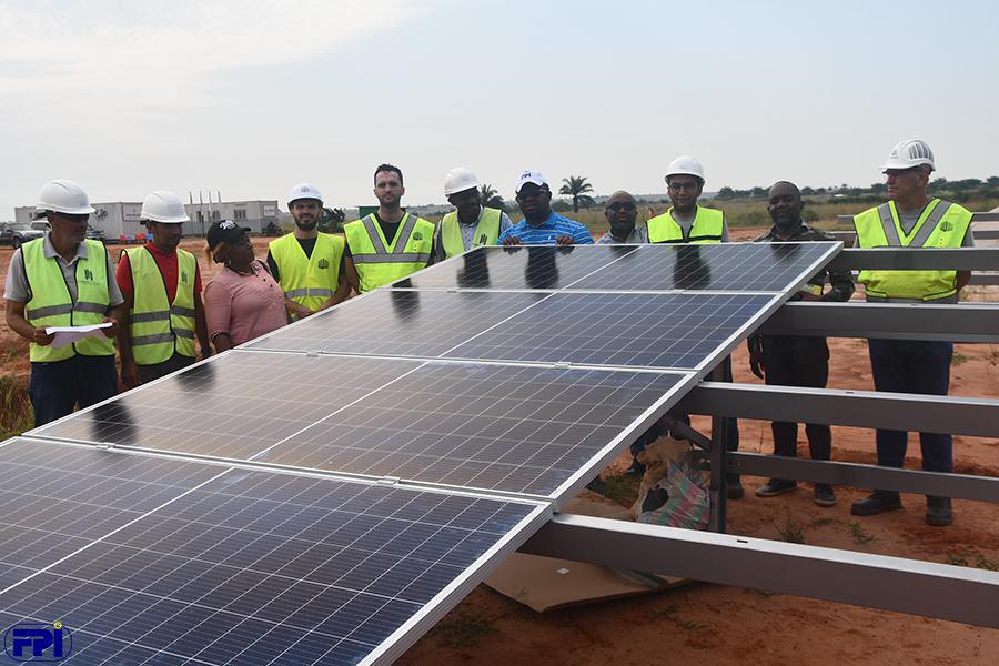 Pose des Premiers Panneaux Solaires sur la Plateforme de la Centrale Photovoltaïque de TSHIPUKA au Kasaï