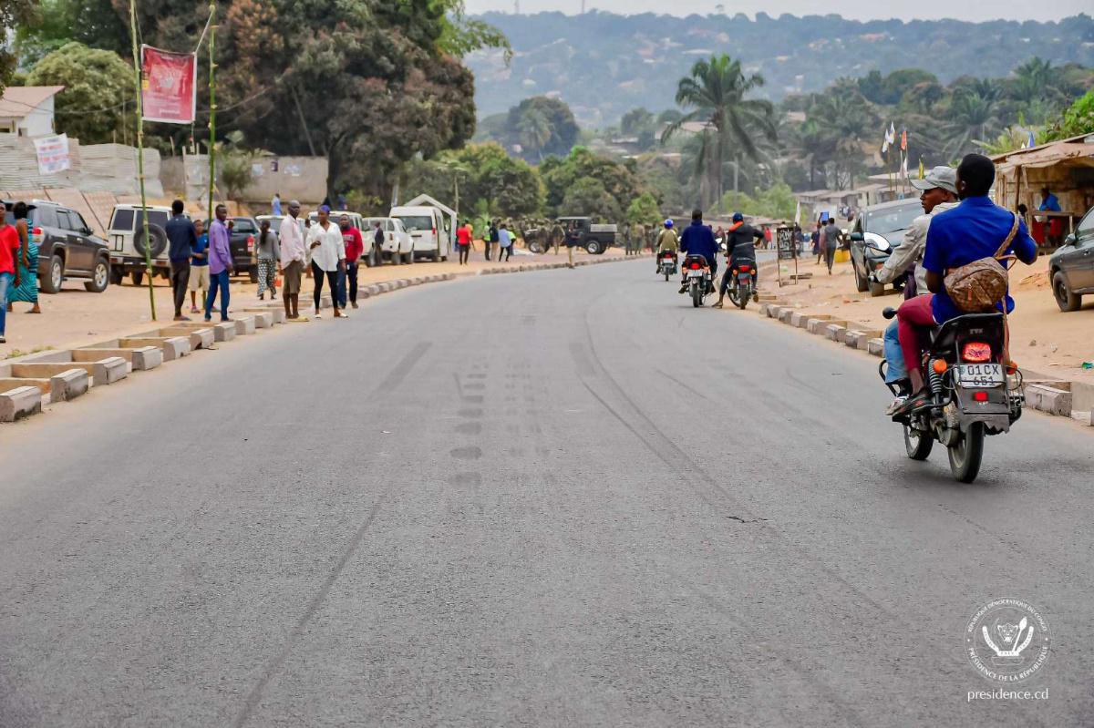 Le président Félix TSHISEKEDI rouvre la route KIMWENZA – KINDELE