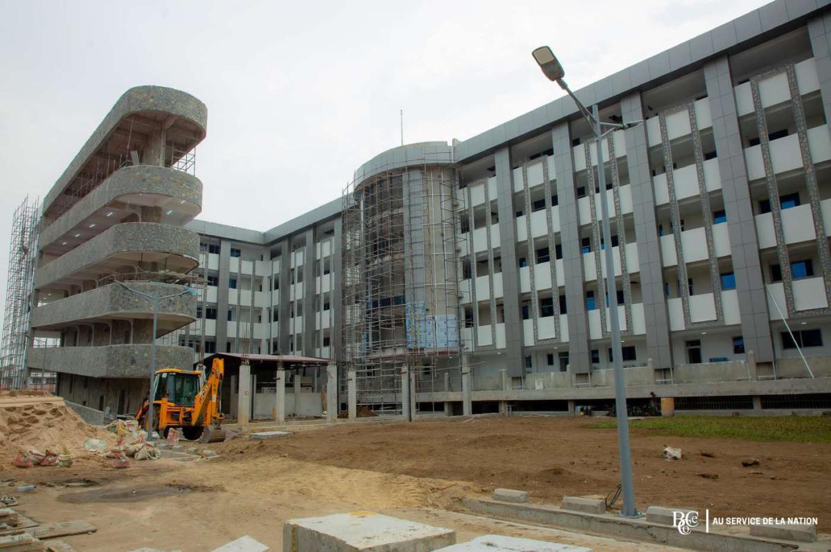 Plus d’un siècle après, l’hôpital Général de Référence de KINSHASA (ex MAMA YEMO) se pare de sa nouvelle robe moderne.