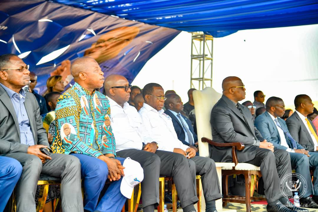 Le président Félix Tshisekedi a inauguré la première usine de fabrication de carreaux et faïences "made in Congo" à Maluku